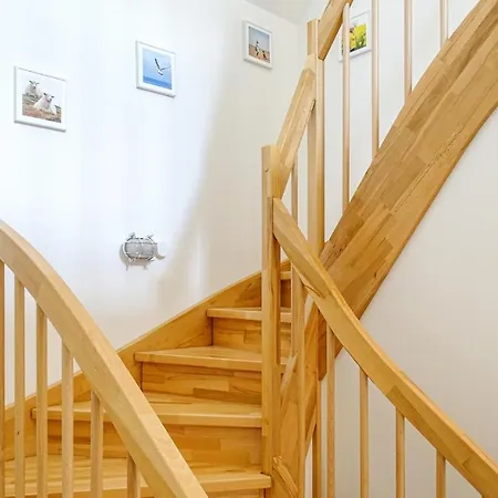 3 Bedroom Beautiful In Nordsee Ressort Busum